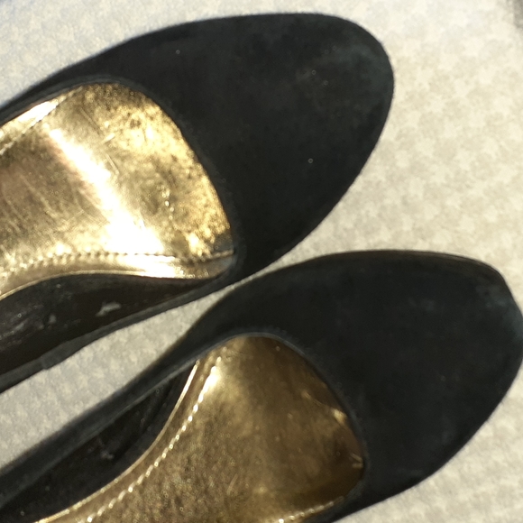 BCBG black suede wedges - Picture 5 of 9